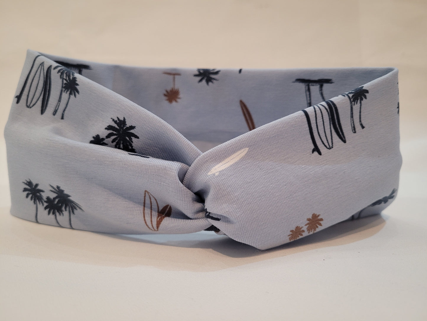 Breites Knotenhaarband mit Palmen in blau-grau