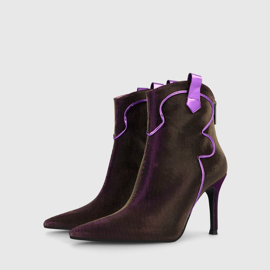 Lila Stiefelette mit Bändchen-Applikation im Western-Stil