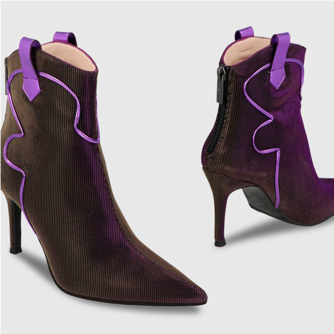 Lila Stiefelette mit Bändchen-Applikation im Western-Stil