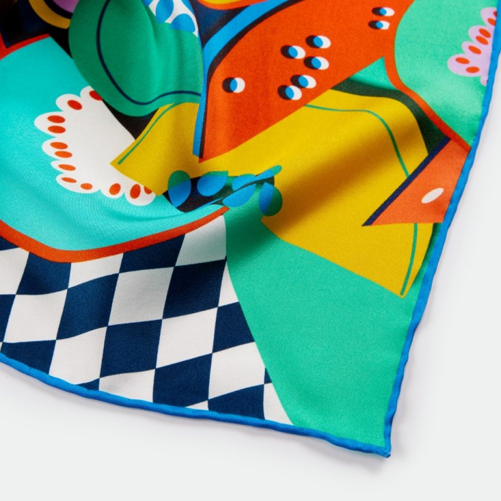 Nicki- Seidentuch mit aparten Früchten