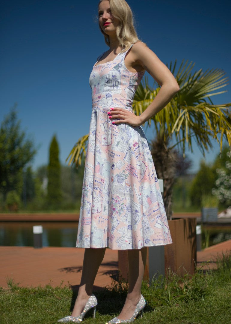 Rosa Kleid mit Dirndl-Ausschnitt und Glockenrock